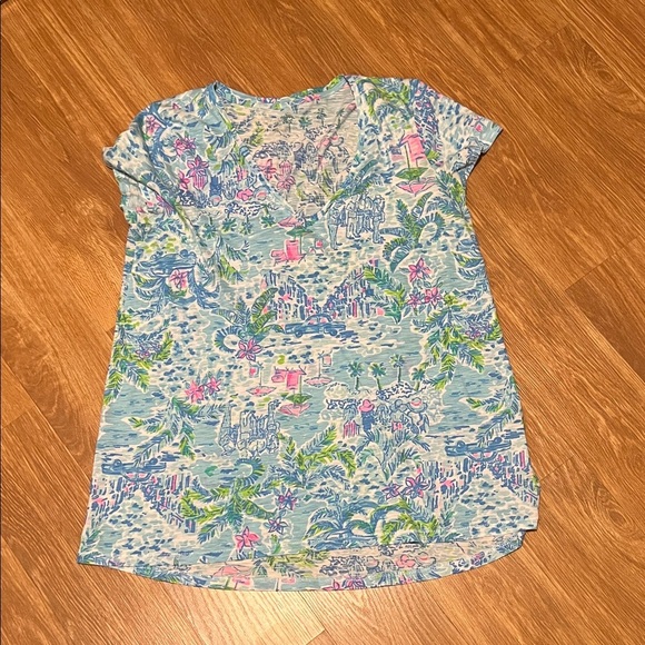 Lilly Pulitzer Tropical Print V-Neck Top - Blue and Pink medium - Picture 1 of 4